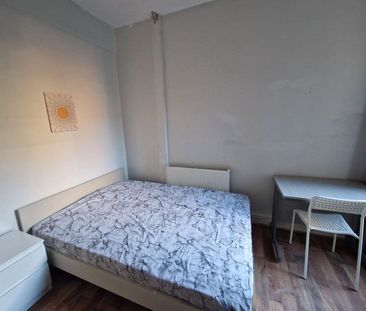 Room in a Shared House, La Rose Lane, N15 - Photo 5