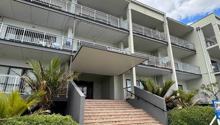 Spacious apartment on top floor - Photo 5