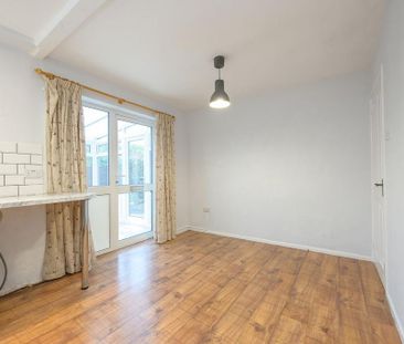 3 bedroom detached house to rent - Photo 3