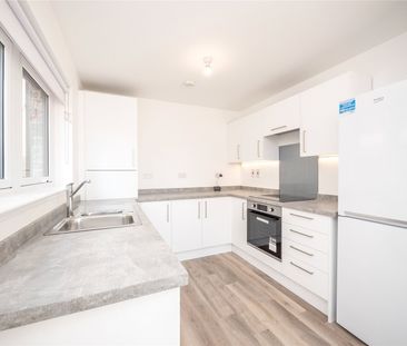 3 bedroom semi-detached house to rent - Photo 6