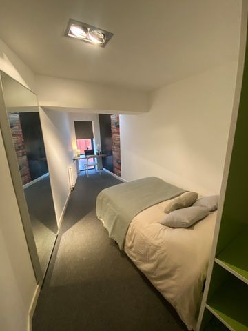 19 Whitegate Road, Huddersfield, HD4 - Photo 5