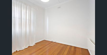 Classic Art Deco Charm in Richmond Hill - 6 Month lease only - Photo 2