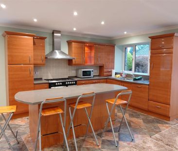 4 bedroom detached house to rent - Photo 4