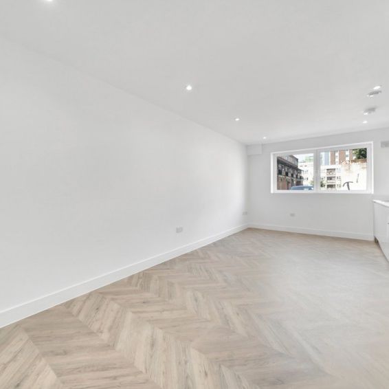 Hessel Street, London E1 - Photo 1