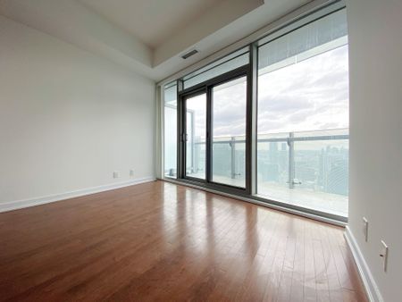 For Lease - 14 York Street Unit# 5310, Toronto, Ontario - Photo 2