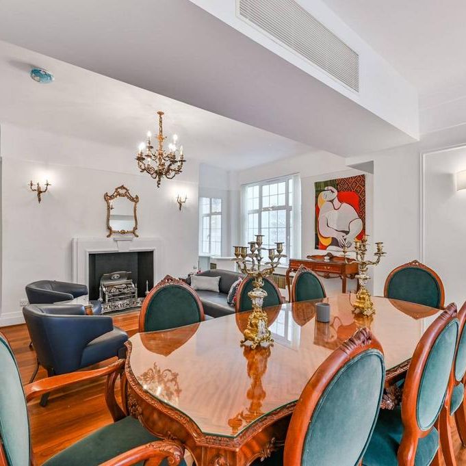 4 bedroom flat to rent - Photo 1