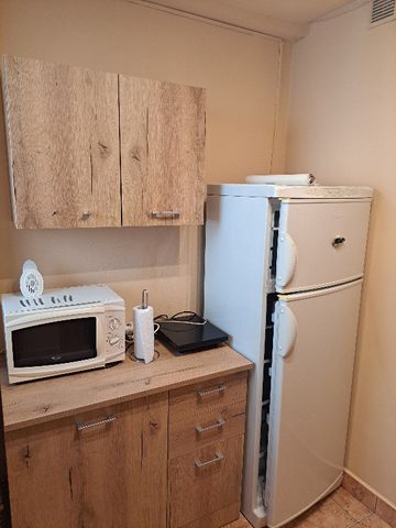 Inchiriez garsoniera, Deva,langa Primarie, etaj 1, pentru BIROU - Photo 2