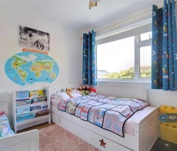 3 bedroom semi-detached house to rent - Photo 3