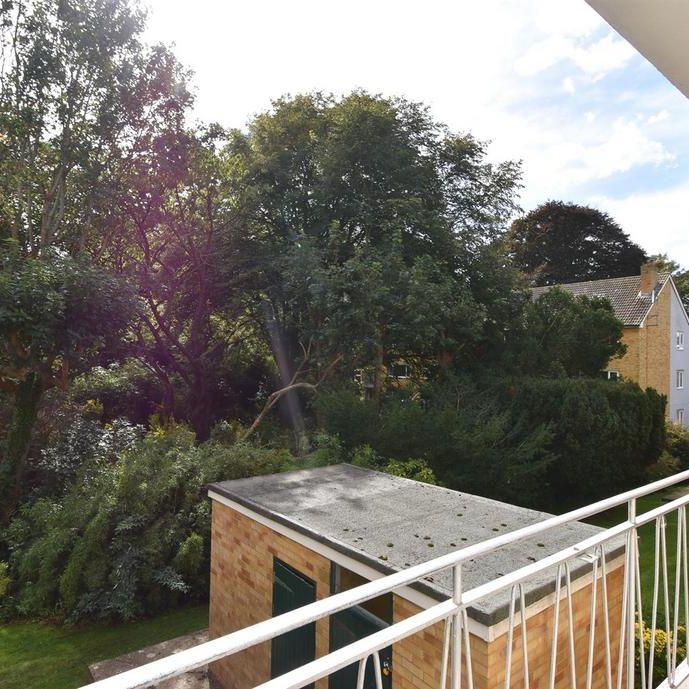 2 bedroom flat to rent - Photo 1