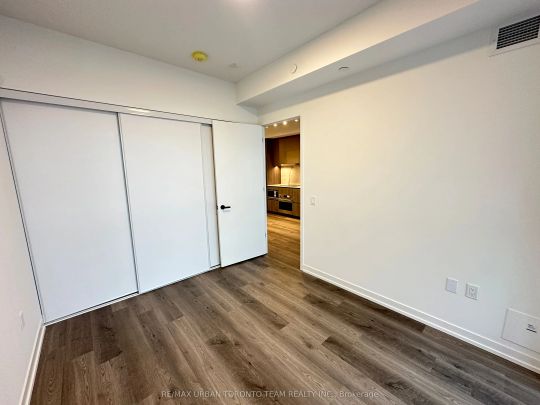 8 Interchange Way #1011 - Photo 1