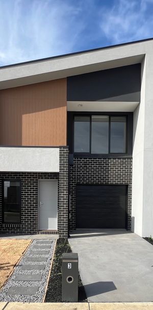 3 Ravida Way, Mickleham VIC 3064 - Townhouse For Rent | Domain - Photo 2