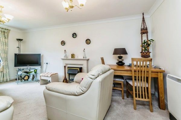 Stafford Road, CR3, Property for rent - Photo 1