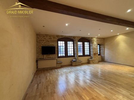 CHARLIEU CENTRE T3 IMMEUBLE CLASSE - Photo 2