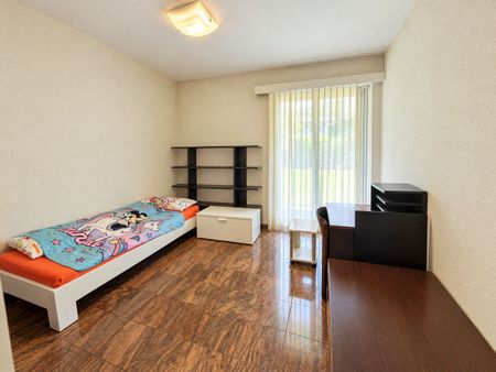 4 ½-Zimmer-Einfamilienhaus mit schönem romantischen und großem Garten - Photo 3