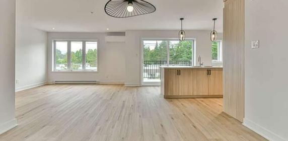 APPARTEMENT 4½ MODERNE À ST-DONAT - NOVEMBRE - Photo 2