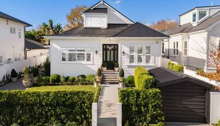 In the Heart of Herne Bay - Photo 2