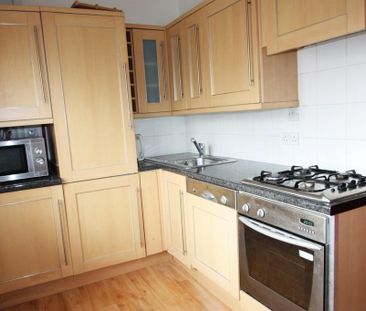 2 bedroom flat to rent - Photo 6