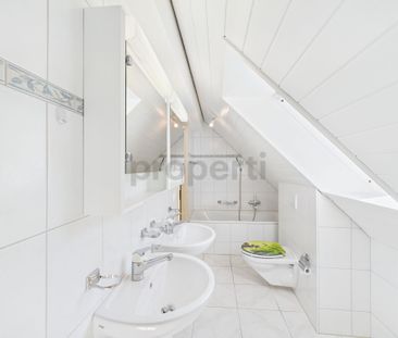 Beautiful, charming and large 3.5-room attic apartment in Grindel w... - Photo 4