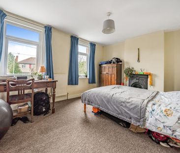 5 bedroom semi-detached house to rent - Photo 4