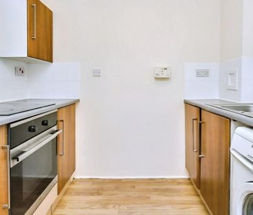 1 bedroom ground floor flat to rent - Photo 2