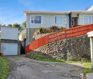 3-bedroom in Island Bay - Photo 1