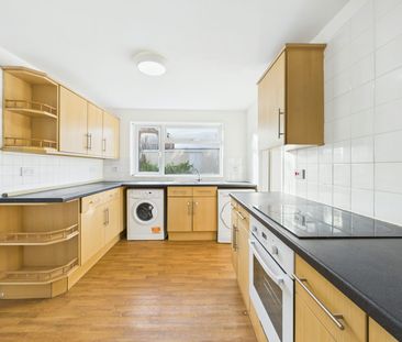 Detached house to rent on - Photo 2