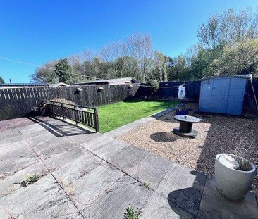 2 bedroom end of terrace house to rent - Photo 2