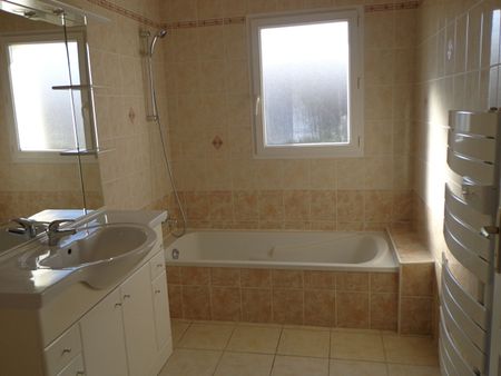 Location Maison 4 pièces 88m² - Photo 4