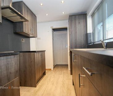 2 bedroom terraced house to rent - Photo 3