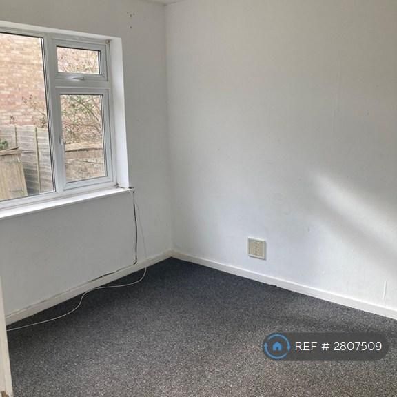 3 bedroom end of terrace house to rent - Photo 1