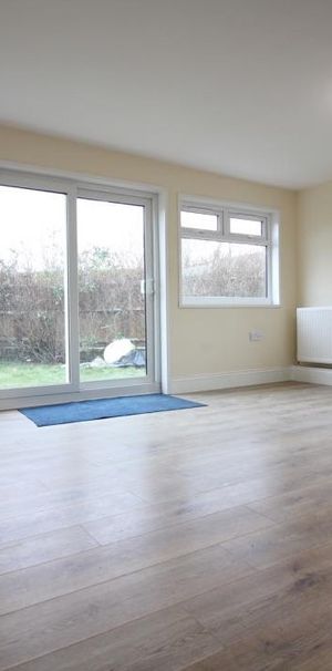 Dudley Road, Feltham - Photo 1