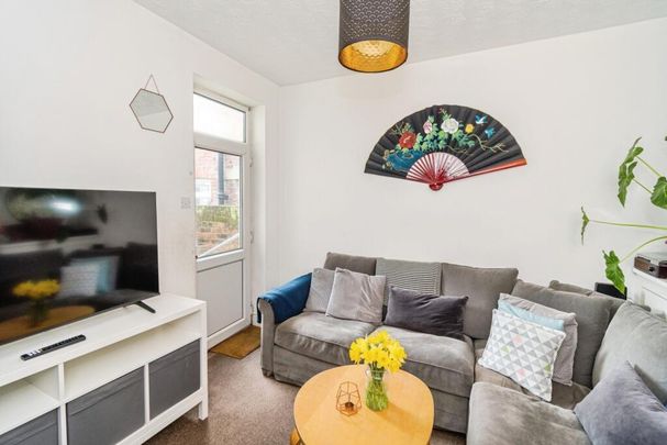 4 bedroom terraced house to rent - Photo 1