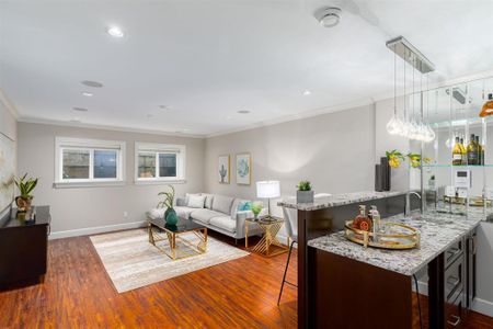 Warm and Welcoming Spacious 3 Bedrooms Suite – White Rock - Photo 3