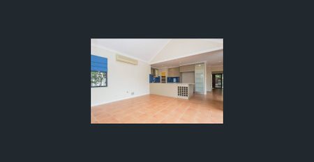 LOCATION, STYLE AND CHARM -SHENTON COLLEGE CATCHMENT - Photo 2