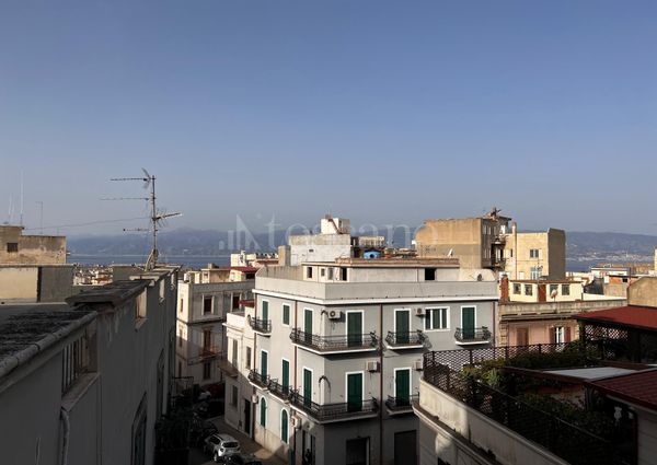 Casa a Reggio di Calabria in Via Emilio Cuzzocrea, Sant Anna