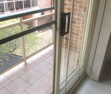 "SPACIOUS TWO BEDROOM UNIT WITH DOUBLE TANDEM GARAGE'' - Photo 5