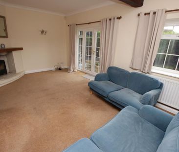 4 bedroom end of terrace house to rent - Photo 2