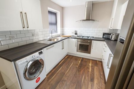 5 bedroom terraced house to rent - Photo 3