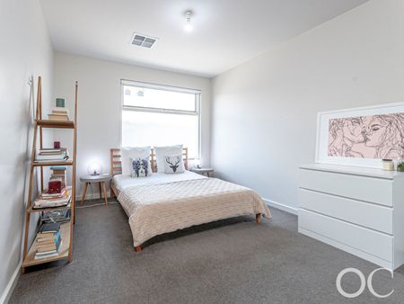 Open the Door to Spacious Family Living in Kensington's Prime Location - Photo 2