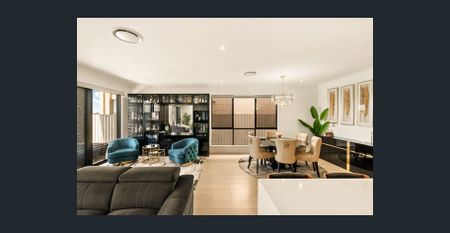 Luxury Lakeside Living – Modern Family Home With Pool, High-End Finishes & Stunning Views - Photo 4