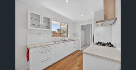 Stunning Three Bedroom Home in the Heart of Churchlands - Photo 5