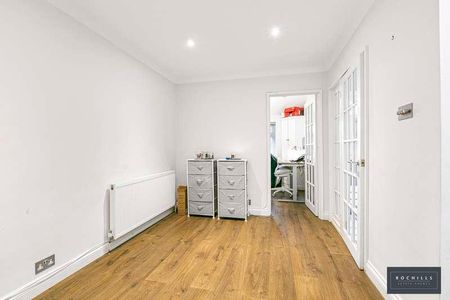 Alexandra Close, Walton-on-thames, Surrey, KT12 - Photo 3