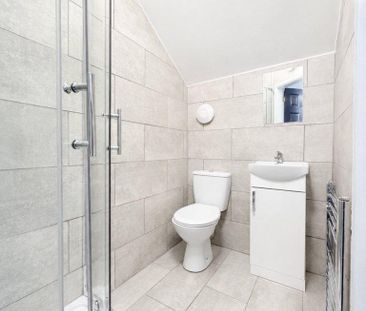 1 bedroom in a house share to rent - Photo 6