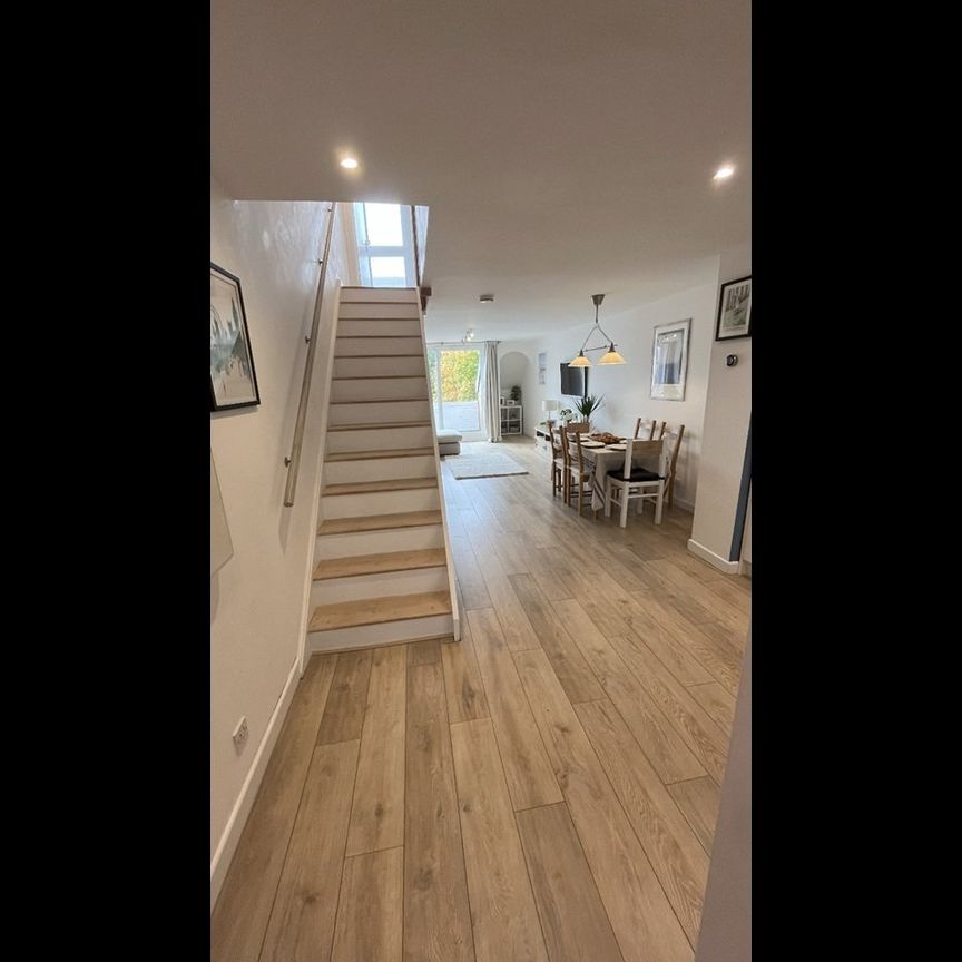 3 Bed Maisonette, Sunbury Lane Battersea, SW11 - Photo 1