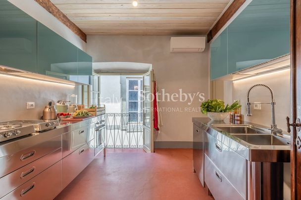 Elegant apartment in the historic centre of Lucca - Photo 1