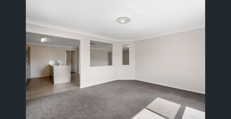 READY FOR SUMMER - AIR CON IN MAIN BEDROOM + LIVING AREA - Photo 2