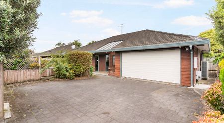 Modern Family Home - Photo 5