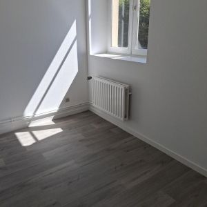 Location Appartement à LA COTE ST ANDRE - Photo 2