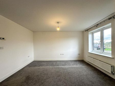 4 bedroom detached house to rent - Photo 4