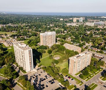 Park Royal Village Apartments - Photo 3